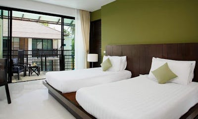 Centra Superior Pool View