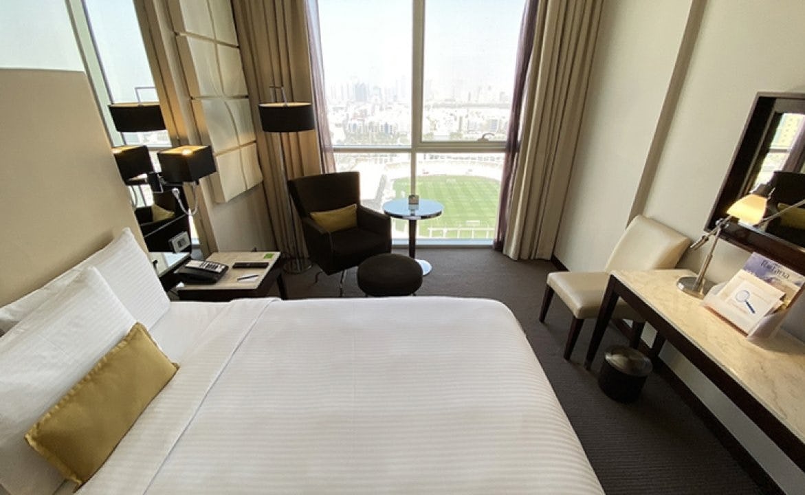 centro-al-manhal-abu-dhabi-stadium-view-centro-room-queen-bed_3143