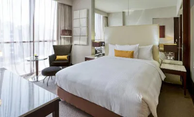 ONE BEDROOM SUITE - QUEEN BED