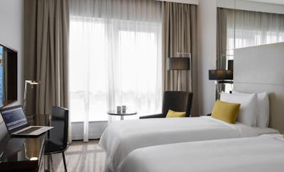 Centro Room Twin Beds