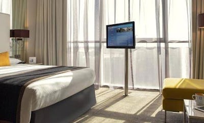 Pool View Studio With Kitchenette