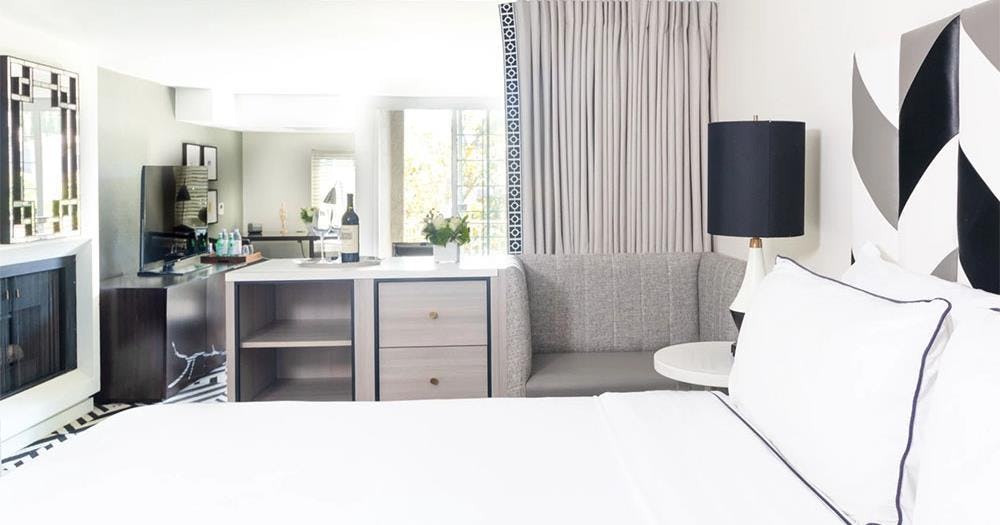 Signature King Suite Top Floor With Balcony