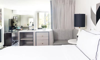 Signature King Suite Top Floor With Balcony