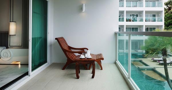 chanalai-romantica-resort-deluxe-room-pool-view-02_7516