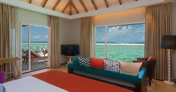 cinnamon-dhonveli-maldives-water-bungalow-01_129