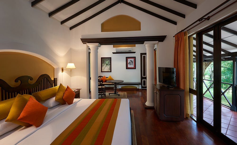 cinnamon-lodge-habarana-sri-lanka-deluxe-room-02_13505
