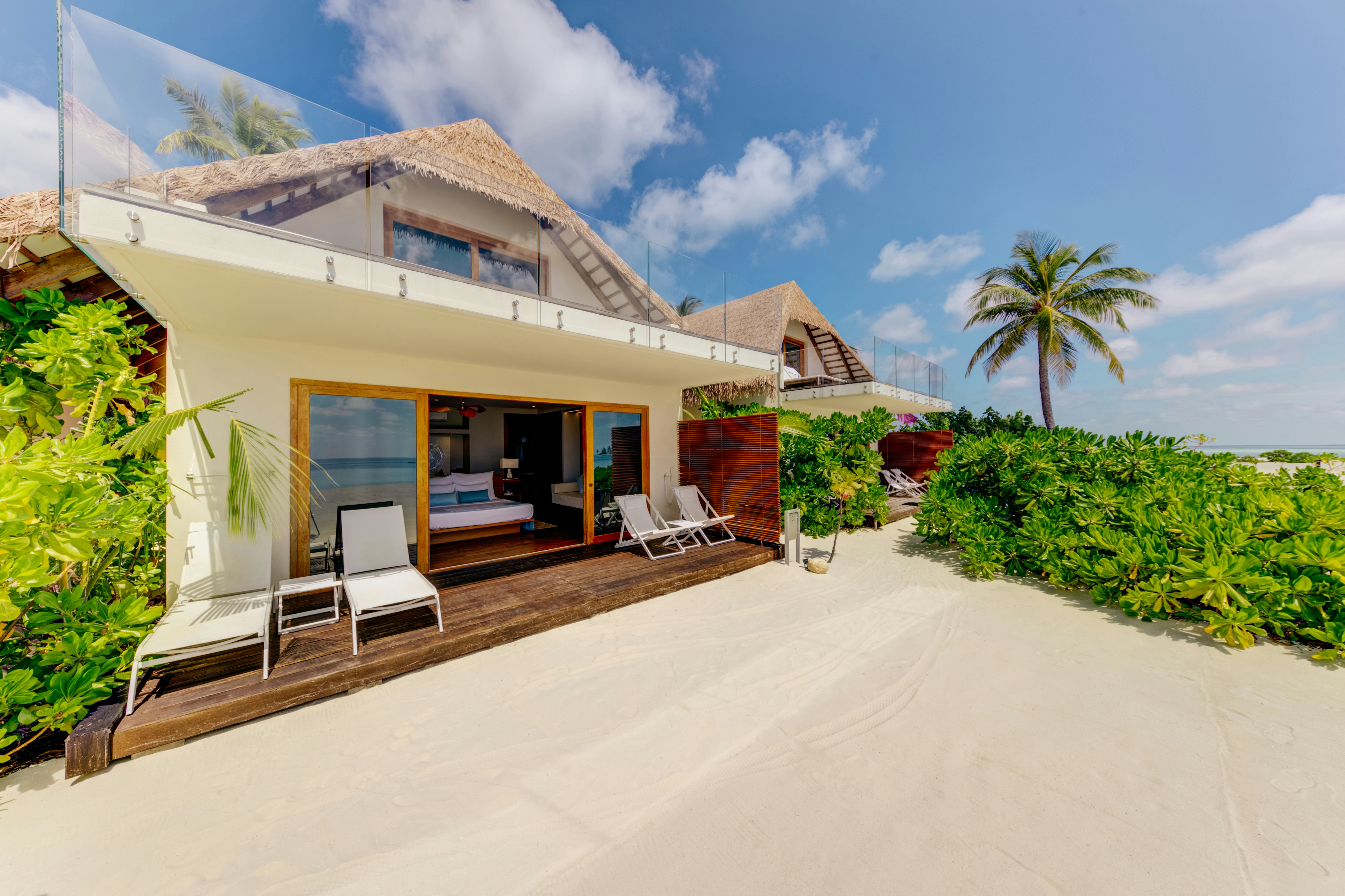 cinnamon-velifushi-maldives-beach-bungalow-02_11048