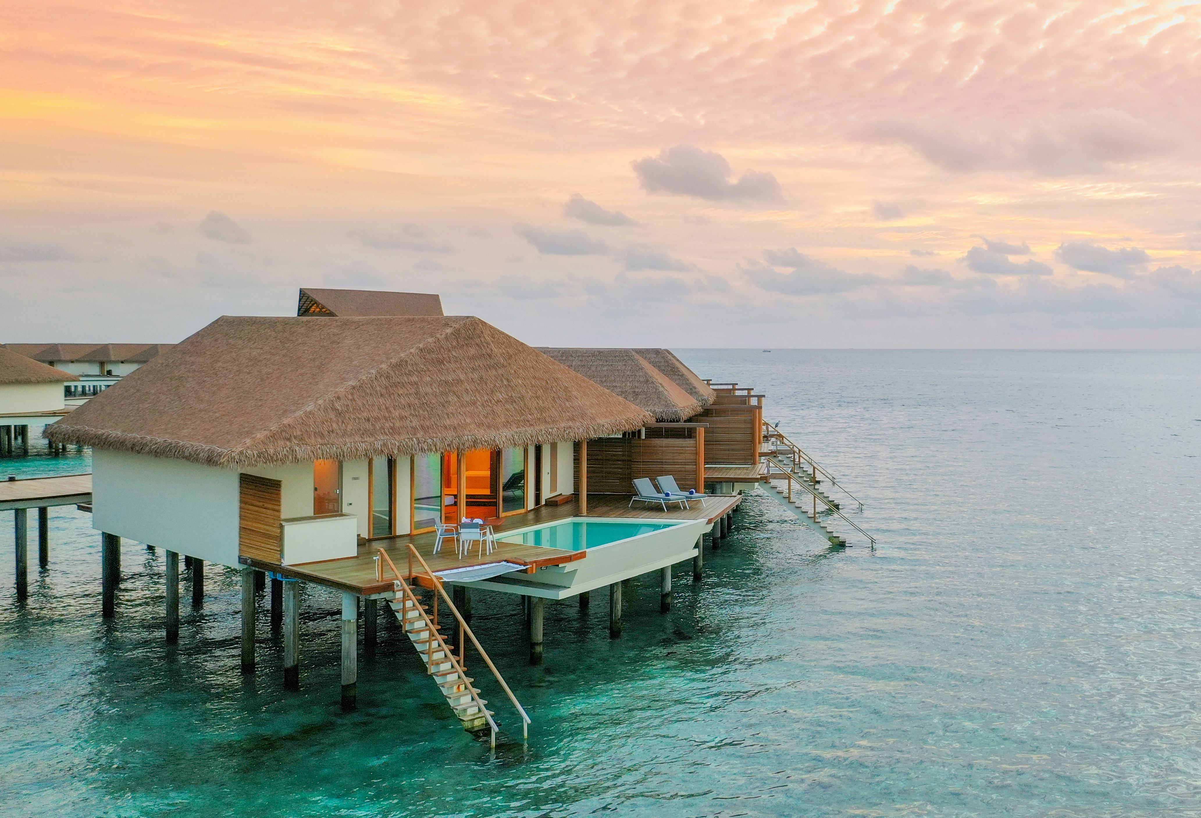 cinnamon-velifushi-maldives-water-suite-with-pool-01_11048