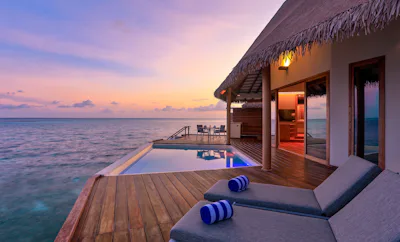 Water Suite with Pool