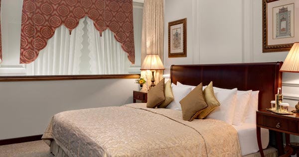 ciragan-palace-kempinski-istanbul-three-bedroom-corner-palace-suite-01_5495