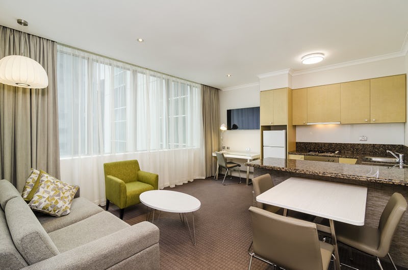 clarion-suites-gateway-melbourne-australia-one-bedroom-suite_1165