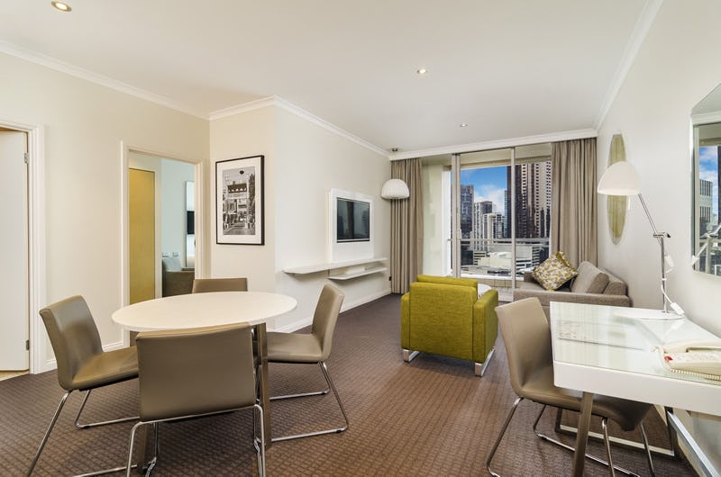 clarion-suites-gateway-melbourne-australia-two-bedroom-suite_1165