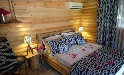 Tree House(Bungalow) Black