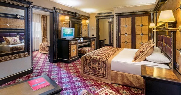club-hotel-sera-family-room_8160