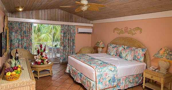 coco-reef-resort-and-spa-tobago-superior-room_7348