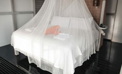 DELUXE POOL COTTAGES