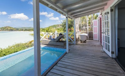 PREMIUM WATERFRONT SUITES