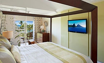 HARMONY CONCIERGE JR. SUITE CLUB LEVEL OCEAN VIEW