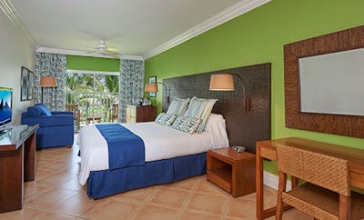 HARMONY JR SUITE OCEAN VIEW – QUEEN