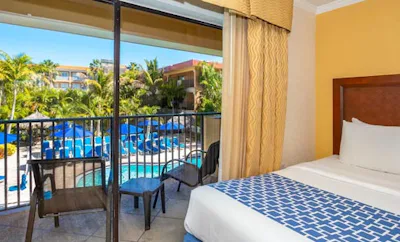 King Suite with Pool View