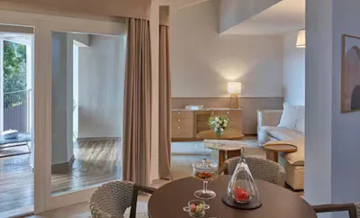 KING OASI TWO BEDROOM SUITE