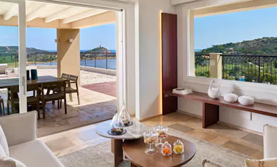 KING PRESIDENTIAL SUITE SEA VIEW SHARDANA