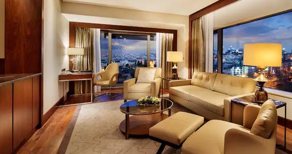 conrad-istanbul-bosphorus-park-suite-with-balcony-01_9396