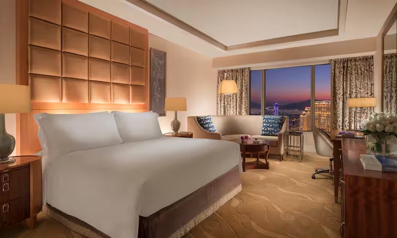 King Deluxe Eiffel Tower View