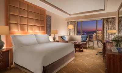 King Deluxe Eiffel Tower View