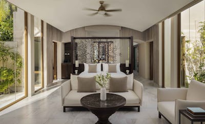 Deluxe Beach Villa with Pool