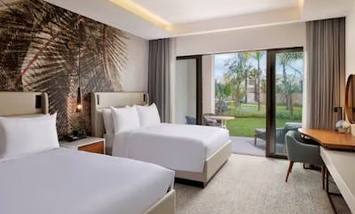 FAMILY CONNECTING ROOM