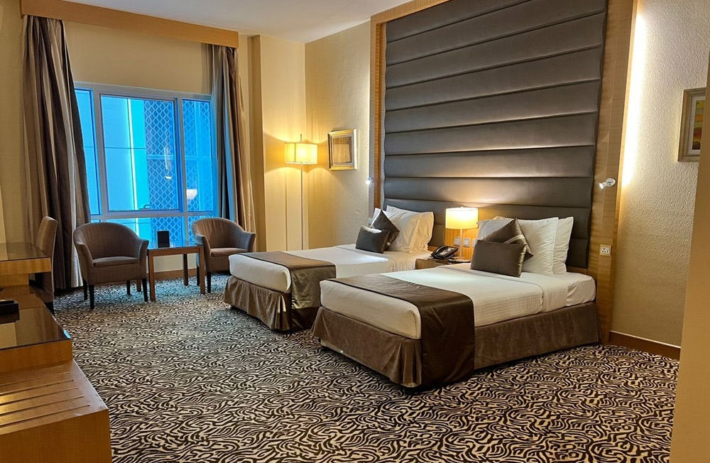 copthorne-hotel-sharjah-standard-room_7171