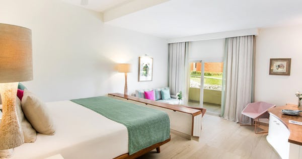 coral-level-at-iberostar-selection-bavaro-junior-suite-with-pool-access_11093