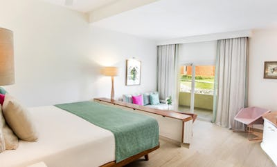 JUNIOR SUITE WITH POOL ACCESS