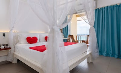 Silhouette Honeymoon Room