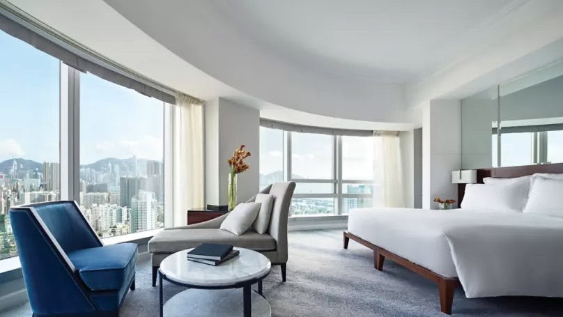 EXECUTIVE CLUB STUDIO