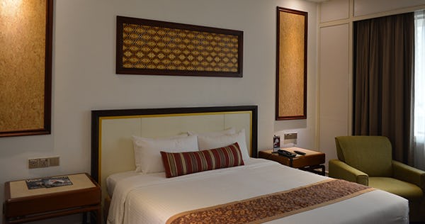 corus-hotel-kuala-lumpur-premier-deluxe-room_756