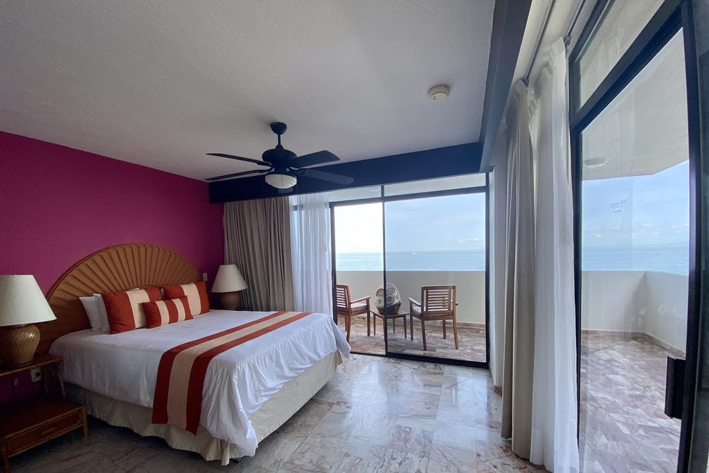 costa-sur-resort-and-spa-puerto-vallarta-mexico-two-bedroom-suite-01_9252