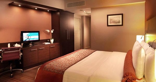courtyard-by-marriott-istanbul-international-airport-deluxe-room_5492