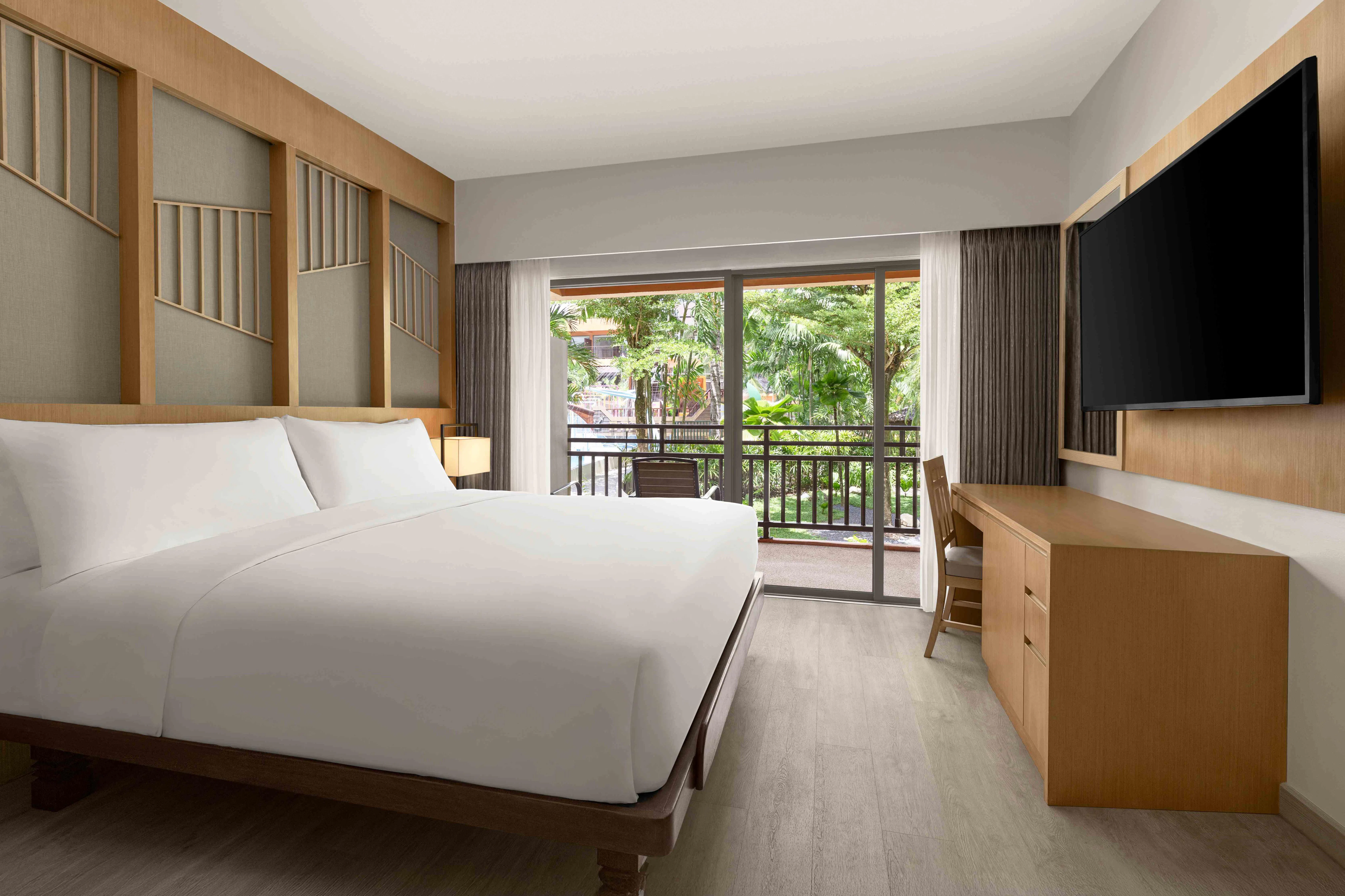 courtyard-by-marriott-phuket-patong-beach-resort-family-room-01_172