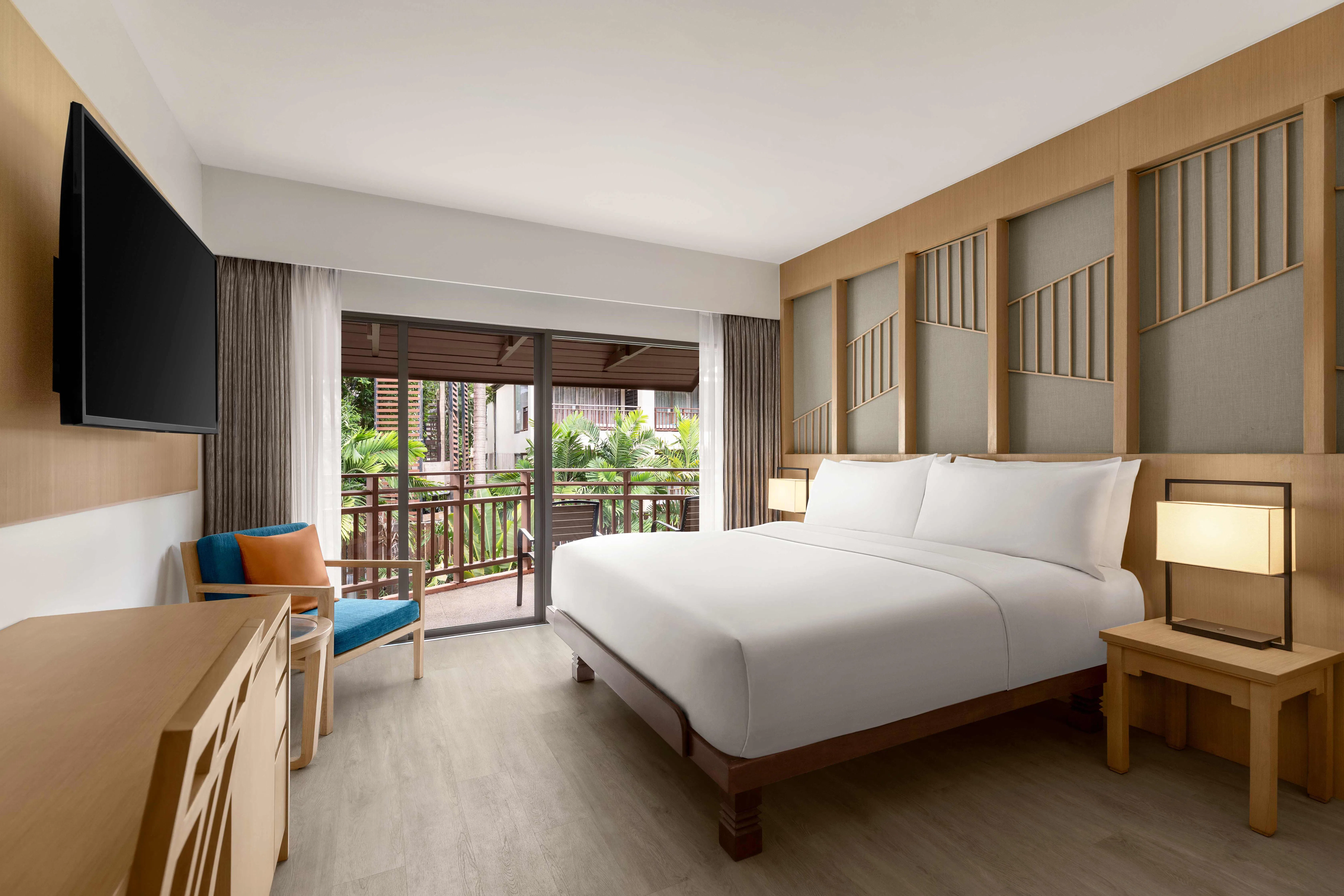 courtyard-by-marriott-phuket-patong-beach-resort-junior-suite-01_172