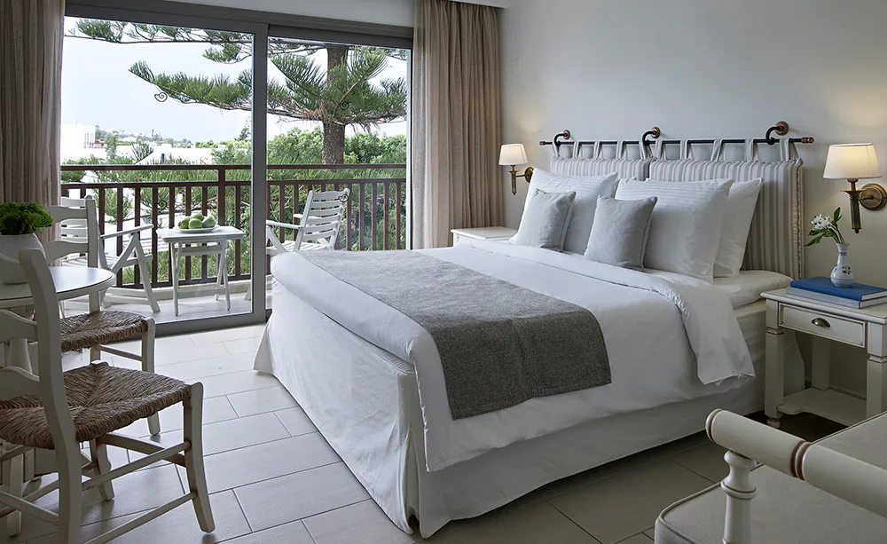 ONE-BEDROOM FAMILY ROOMS