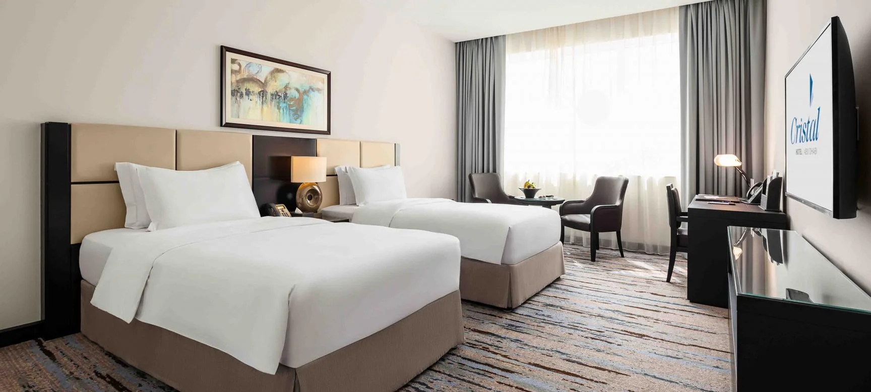 cristal-hotel-abu-dhabi-amber-deluxe-room_7208