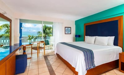 Deluxe- Ocean Front King