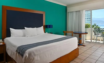 Deluxe- Ocean View King