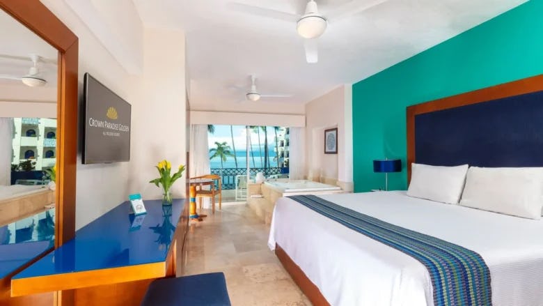 crown-paradise-golden-puerto-vallarta-mexico-suite-crown-plus_9244