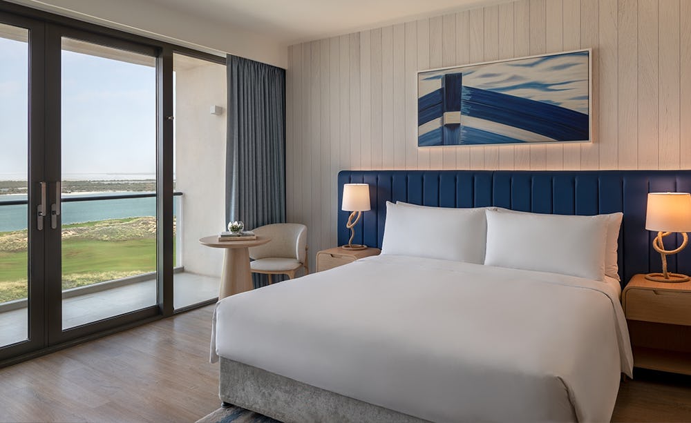 1 King Deluxe Sea View Balcony