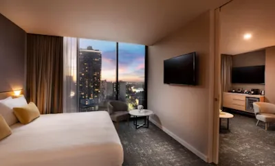 1 Bedroom Suite City View