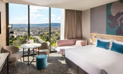 1 King Premium Adelaide Hills View