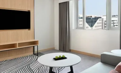 1 King Junior Suite Club Floor